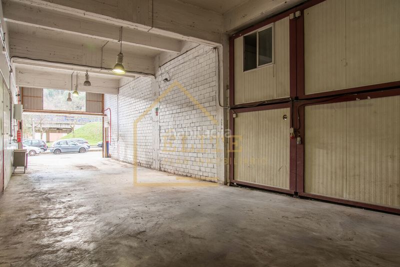 Foto ad2f5f1c-18a7-411b-a8ce-e51f4da4bd8f. Local comercial local industrial con licencia de taller en Ortuella