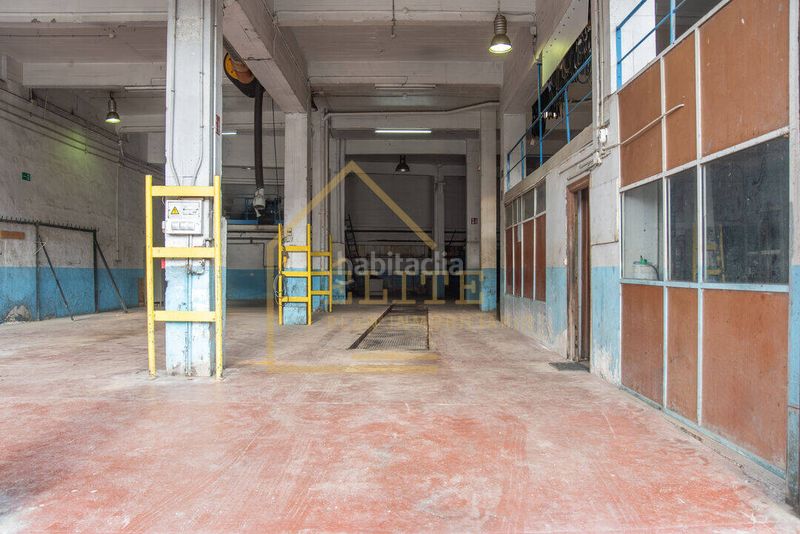 Foto b75042ea-86f2-4f81-ad46-2b3a397595c3. Local comercial local industrial con licencia de taller en Ortuella