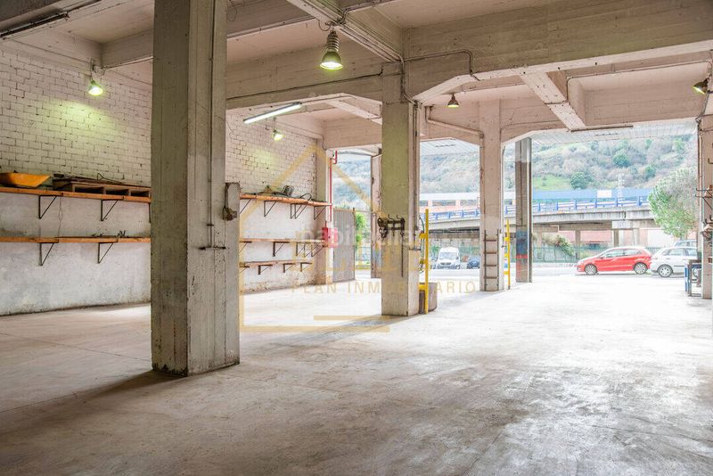 Foto bf7ebbf4-197c-48b6-a8f8-85782ca2e607. Local comercial local industrial con licencia de taller en Ortuella