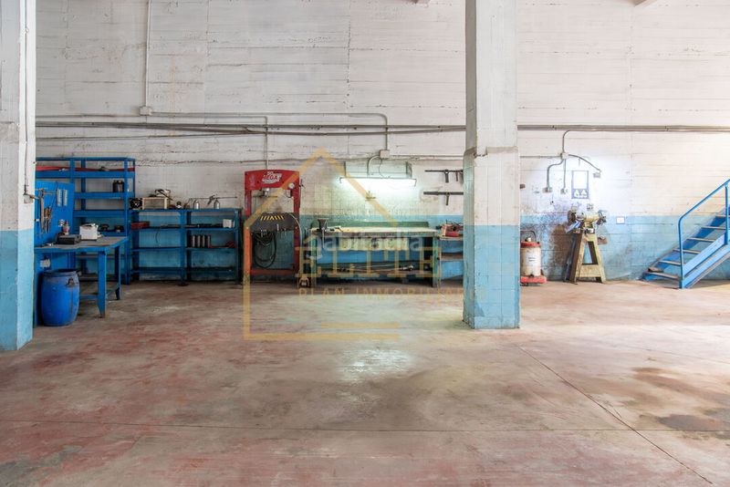 Foto d08a5476-61ea-4788-bdfc-4b3fe57de772. Local comercial local industrial con licencia de taller en Ortuella