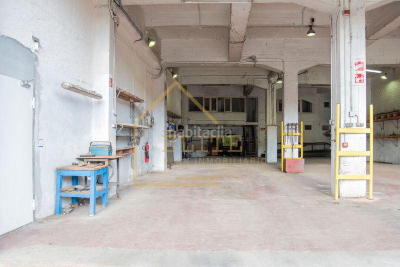 Foto f1d19033-bc6e-4f7d-979e-a4648b0f2a44. Local comercial local industrial con licencia de taller en Ortuella