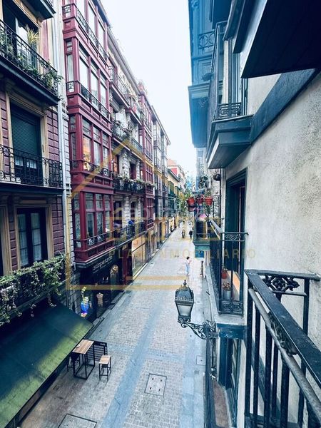 Foto 33cdbe39-f622-4dc4-8c00-1e83d71b509f. Pis amb calefacció a Casco Viejo Bilbao