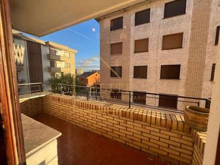 Etagenwohnung in Casalarreina. Piso 3hab.  salón con terraza  trastero