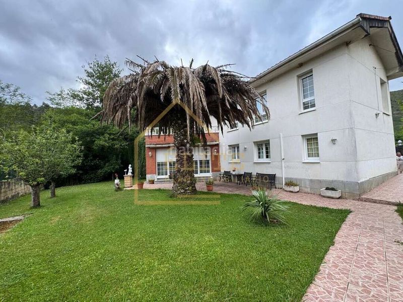 Foto 0566977f-1b9e-42e4-9947-08610157897a. Casa amb calefacció aparcament a Otañes-Talledo Castro - Urdiales