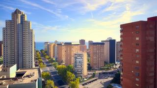 Pis a Levante Alto. Piso con vistas al mar, en avenida europa ,   venta en benidorm