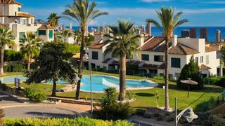 Xalet  Calle londres. Casa pareada en golf baha, finestratbenidorm.