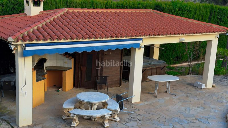 Foto cabe110d-e8de-4c14-bc1d-899a8ad7da2e. Xalet amb aparcament piscina a La Nucia Pueblo Nucia (la)