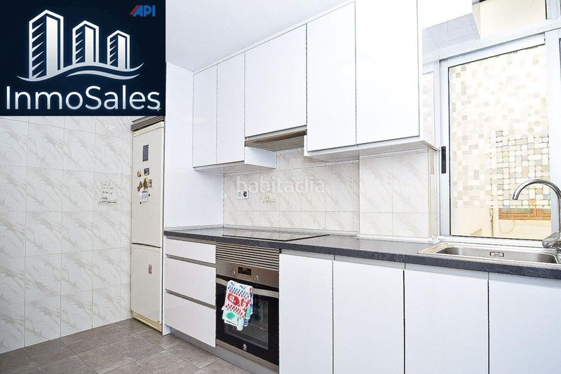 Foto c7eaeb0e-1c93-4703-afa3-a55f8042d75e. Flat in Centro Urbano Benidorm