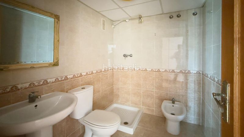 Foto 2d2f95fa-0b05-4795-9fd2-5a30c6d9be2a. Piso en avenida marina alta 4 piso playa de poniente, en Benidorm
