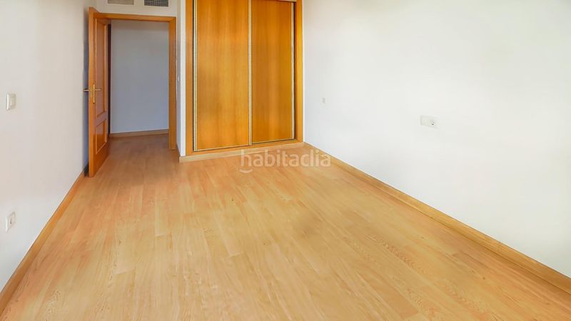 Foto 3096ed3f-7e85-4e75-8020-1bfa5ec21d61. Piso en avenida marina alta 4 piso playa de poniente, en Benidorm