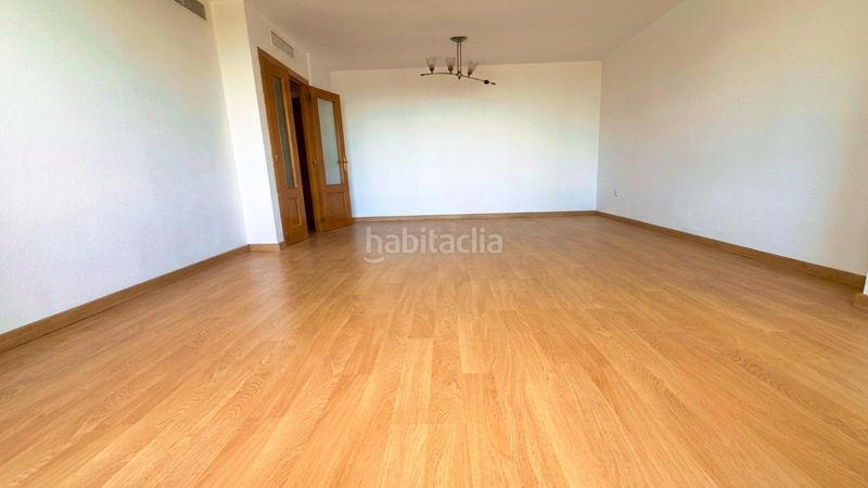 Foto 8e0f2ac7-19d7-4c54-8cc1-2299e49838b4. Piso en avenida marina alta 4 piso playa de poniente, en Benidorm