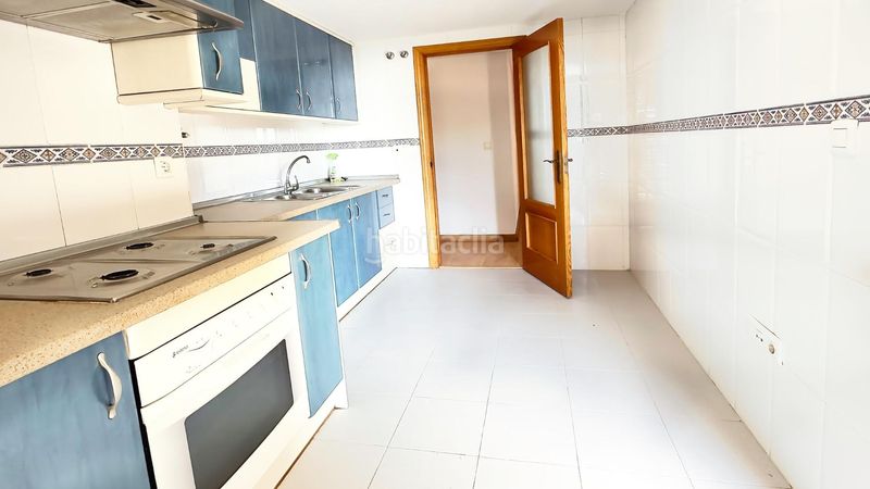 Foto b266b23b-ce0a-4020-93c9-94a8e0506e69. Piso en avenida marina alta 4 piso playa de poniente, en Benidorm