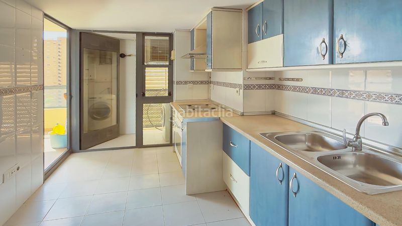 Foto c05ce173-6bd7-47ce-b6fa-e51a46ce5f32. Piso en avenida marina alta 4 piso playa de poniente, en Benidorm