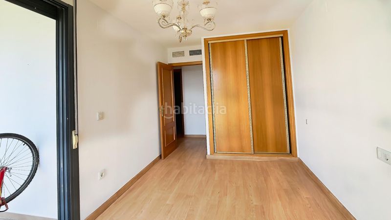 Foto c6203531-f99c-414b-be6f-ffd1385aeebe. Piso en avenida marina alta 4 piso playa de poniente, en Benidorm