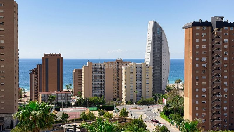 Foto d77af074-df6f-4e6c-99aa-2cc5fae33264. Piso en avenida marina alta 4 piso playa de poniente, en Benidorm