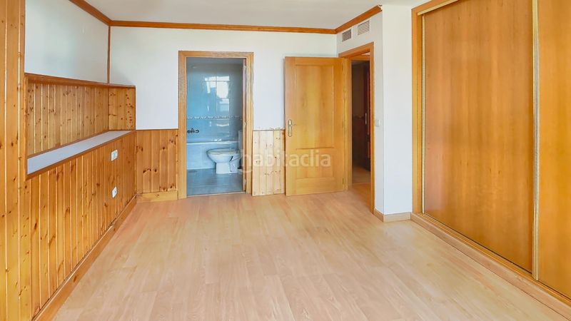 Foto e0b052dc-b05a-457a-a1e9-7e89c94ece8d. Piso en avenida marina alta 4 piso playa de poniente, en Benidorm