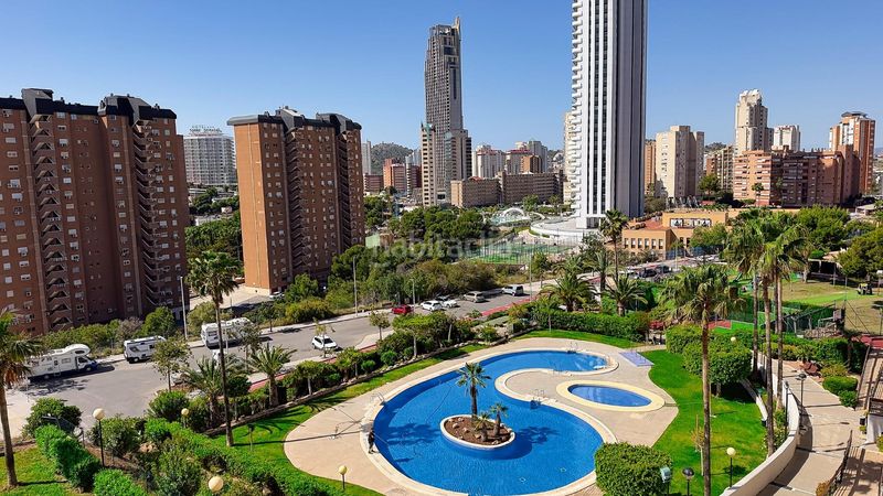 Foto 13d25982-eb1d-4938-a6a3-0cb2a589f06d. Pis amb aparcament piscina a Playa Poniente Benidorm