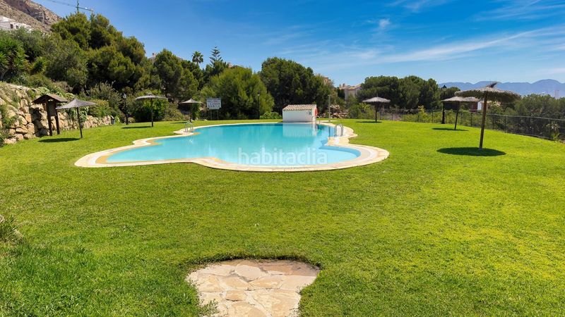 Foto d9fc216c-3626-4c2c-bc3a-763ed4e197c1. Casa adossada amb piscina a Golf Bahía Finestrat