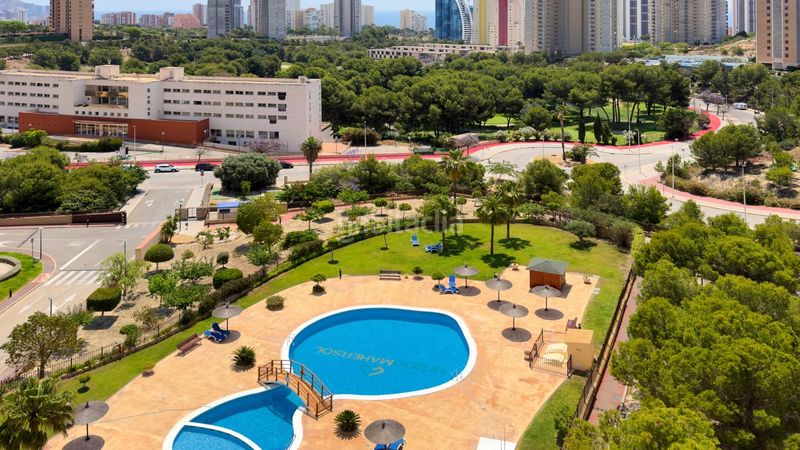 Foto 45dbe2d1-923c-4c77-98f2-f4de8fde90c5. Pis amb aparcament piscina a Via Parque Benidorm