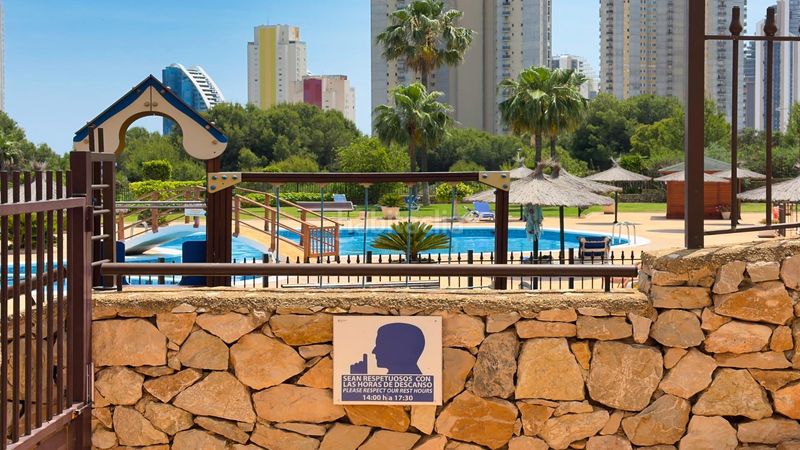 Foto 66f9c76c-afae-4496-bdfd-f45ca3be2e3a. Pis amb aparcament piscina a Via Parque Benidorm