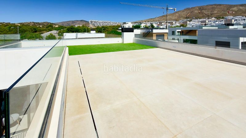 Foto f8ca15be-c48d-4101-9a9f-5ae7e2655377. Chalet  en balcón de Finestrat-terra marina Finestrat