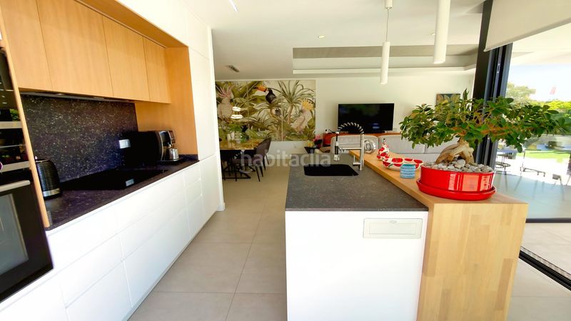 Foto 761824fb-407e-4b96-ad6c-b2beeffee3e2. Chalet  en venta en balcón de Finestrat-terra marina Finestrat