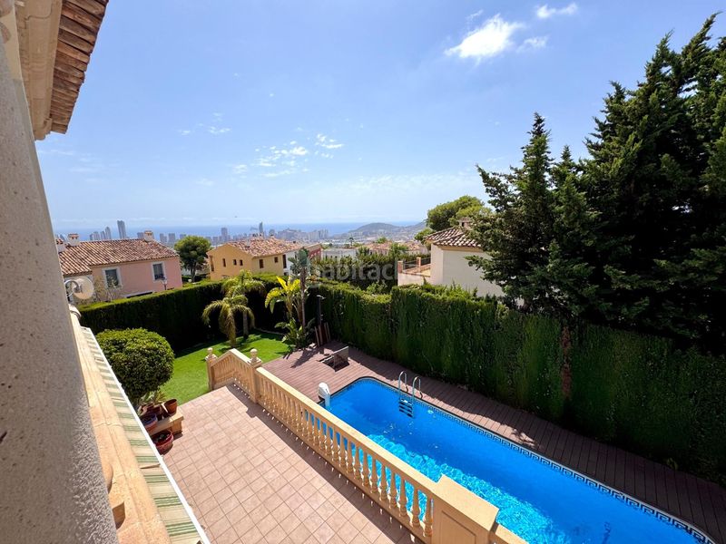 Foto 0ca2d4e0-7f1c-4266-bf6b-41a101a84e67. Xalet amb calefacció aparcament piscina a Finestrat pueblo Finestrat