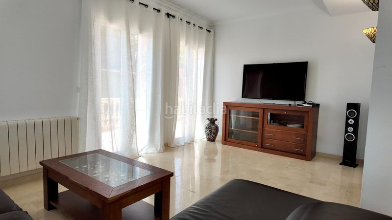 Foto c5b7a146-f647-44e8-bfd9-5ccff89b778e. Xalet amb calefacció aparcament piscina a Finestrat pueblo Finestrat