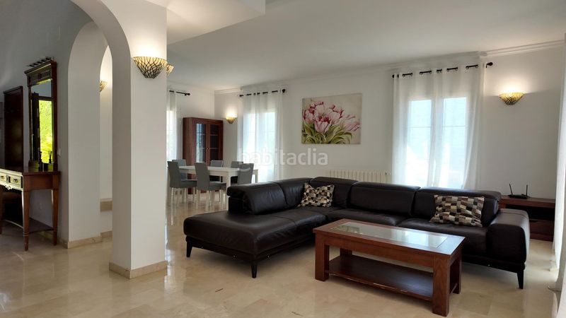 Foto f8fa3be4-66de-4da7-94e0-55f32264f697. Xalet amb calefacció aparcament piscina a Finestrat pueblo Finestrat