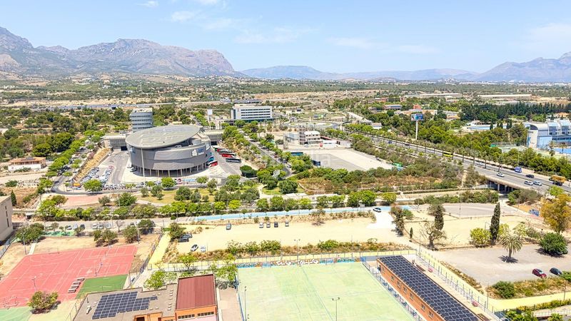 Foto d2534eab-bdcf-44dc-ac00-eb098d157c75. Pis amb aparcament piscina a Juzgados - Plaza de Toros Benidorm