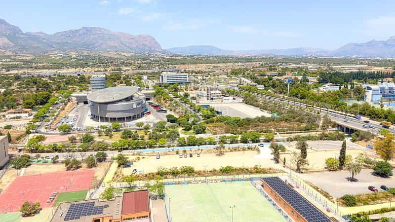 Foto f1f0b06a-4c94-4ec7-82e3-9c7a10e43eb9. Etagenwohnung mit parking pool in Juzgados - Plaza de Toros Benidorm