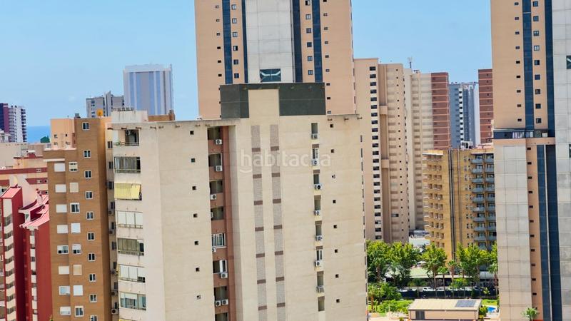 Foto 82f0cd6c-c96a-498a-b99a-bbac3c63d4fc. Apartament amb aparcament piscina a Levante Alto Benidorm