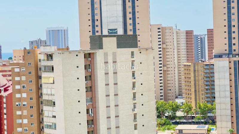 Foto e9e56e33-3b5a-4ccd-9a3b-394e03574e02. Apartament amb aparcament piscina a Levante Alto Benidorm