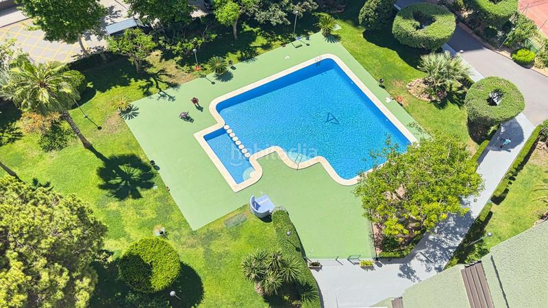 Foto 0a0f2b67-795d-4f73-9c24-acbf183fe46b. Piso  listo para entrar a vivir en levante , piscina y parking en Benidorm