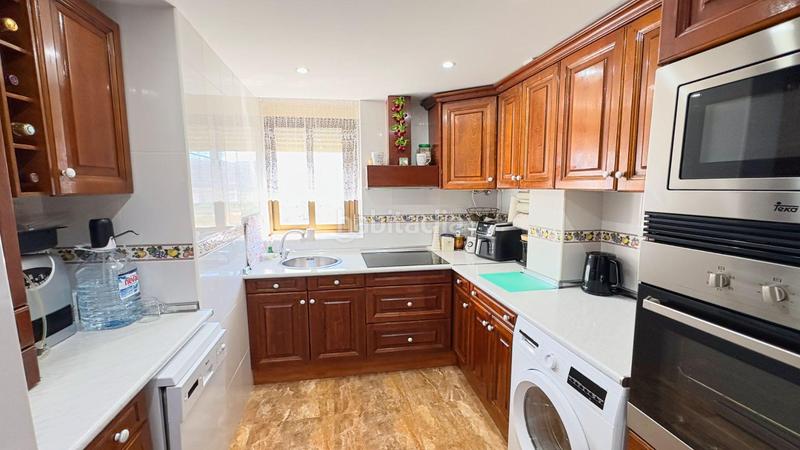 Foto 0c2bd6e2-5234-4a5d-9dfd-9e418eaa3a37. Piso  listo para entrar a vivir en levante , piscina y parking en Benidorm