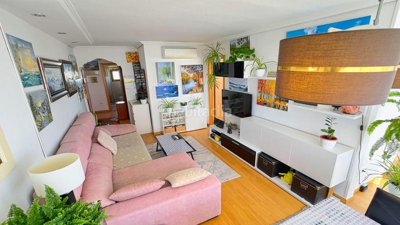 Foto 26dca8e0-4d10-4d4a-9883-dc730c60654c. Piso  listo para entrar a vivir en levante , piscina y parking en Benidorm