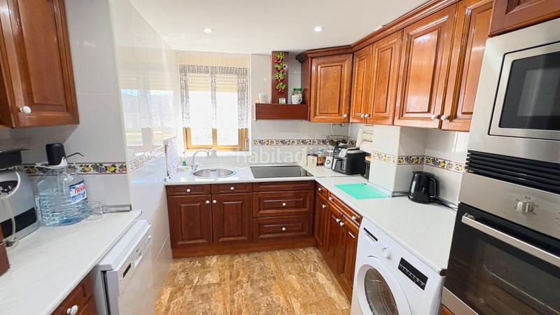 Foto 641ff9e0-8a92-4d4e-913d-0b56b143a1e3. Piso  listo para entrar a vivir en levante , piscina y parking en Benidorm