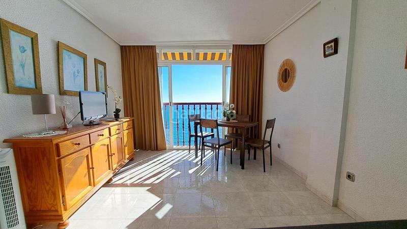 Foto 9c8237ef-5d3f-4b16-a598-5d38d2c5921b. Apartamento  en venta 1 línea de levante, en Benidorm