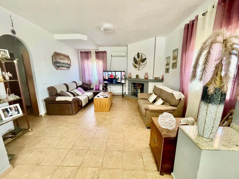Foto 32d74047-75fb-46bd-8670-36a89eb9ac85. Casa adossada a Almodóvar del Río