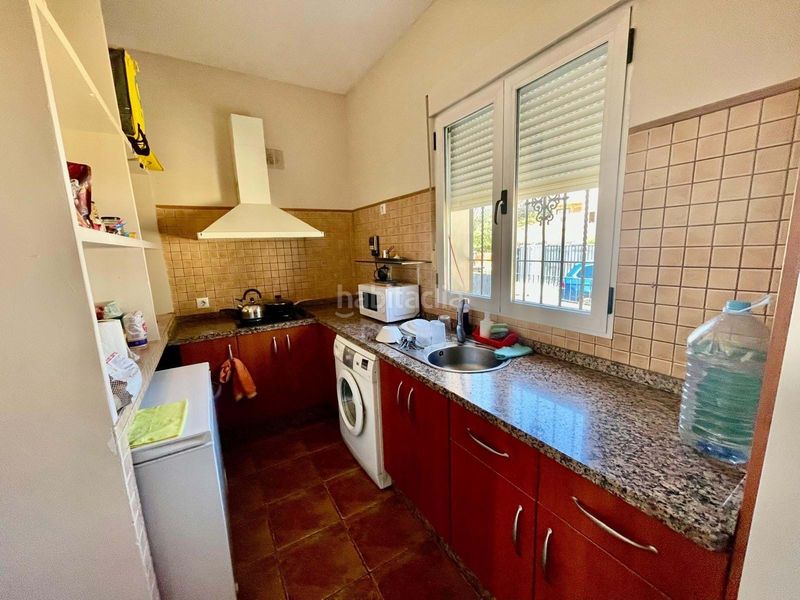 Foto 38f1e995-1d20-4f76-b809-bac576c45825. Casa adossada a Almodóvar del Río
