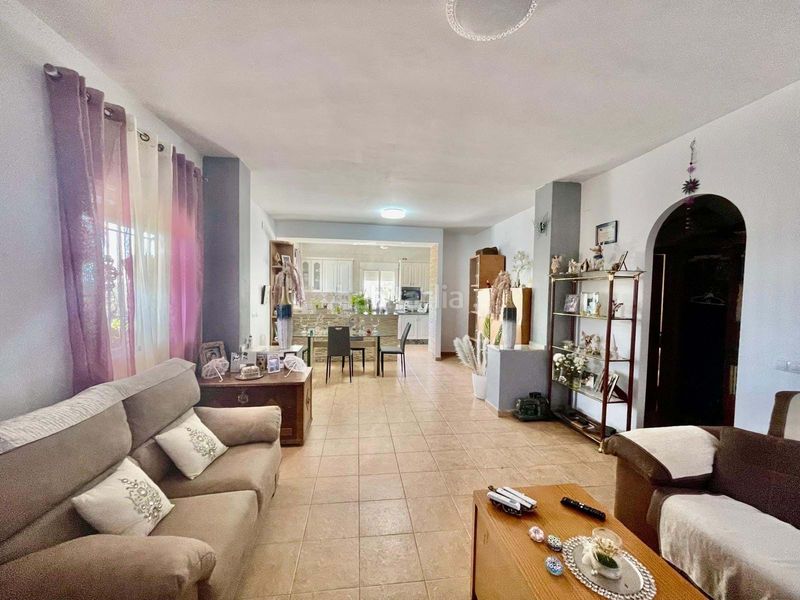Foto 3d9db825-73ce-4fe7-bed3-c57863905e83. Casa adossada a Almodóvar del Río