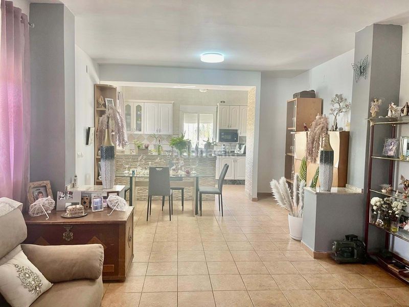 Foto a33137df-fc2e-4bf0-ba1a-aabcdf824ef6. Casa adossada a Almodóvar del Río
