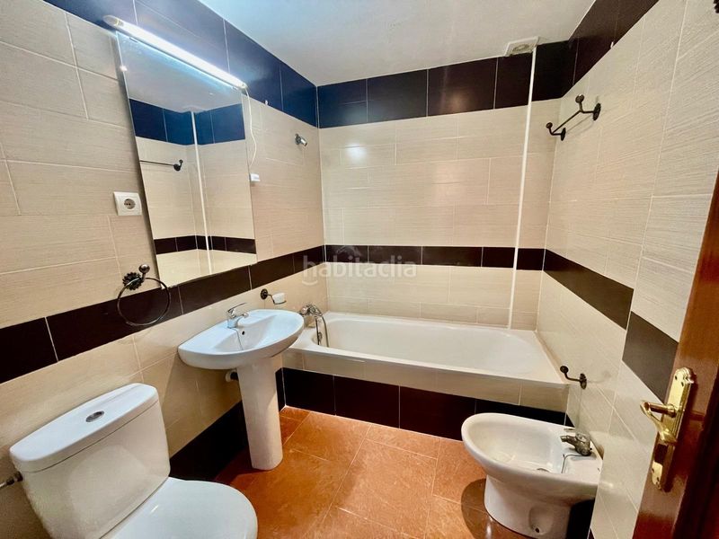 Foto b3fc7d0e-1184-4c88-bf4a-0b9cb0aeda0c. Casa adossada a Almodóvar del Río