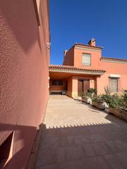 Xalet  Avenida del ferrocarril. Chalet exclusivo en sanlúcar la mayor  380.000 porche con frutal