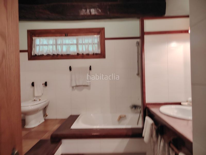Foto 1132d138-f2d3-46a9-99d9-5a41254eb496. Casa adossada amb calefacció a Liendo