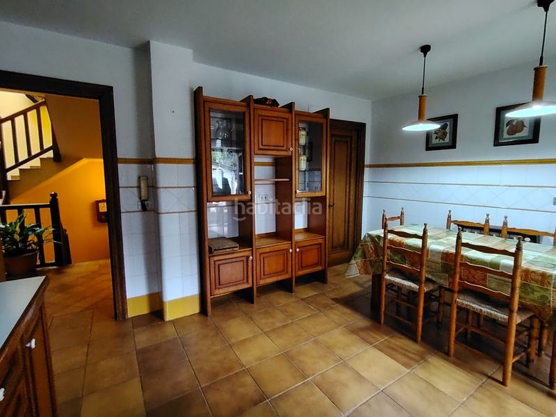 Foto 9cb8412b-1f60-4e87-ae71-8e82d7da0e70. Casa adossada amb calefacció a Liendo