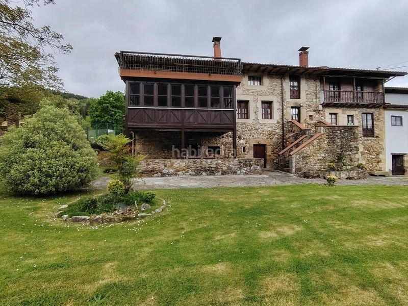Foto a31a62bd-524a-42ef-af15-f993ccd0df32. Casa adossada amb calefacció a Liendo