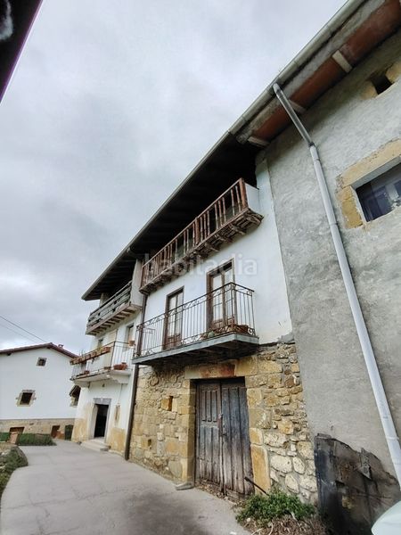 Foto 2ed070c3-970a-4cb1-96f0-ca79996c2efa. Casa adossada amb calefacció a Liendo