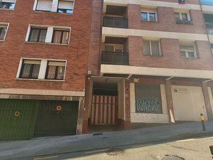 Aparcament cotxe a Alango