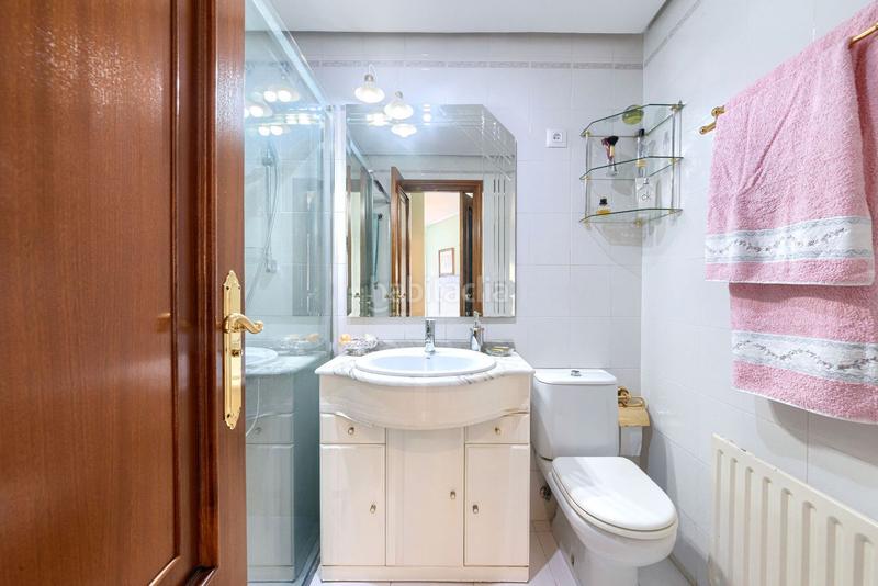 Foto 0d029417-43cc-486c-9818-a4aa935368b0. Etagenwohnung mit heizung in Zabalburu Bilbao